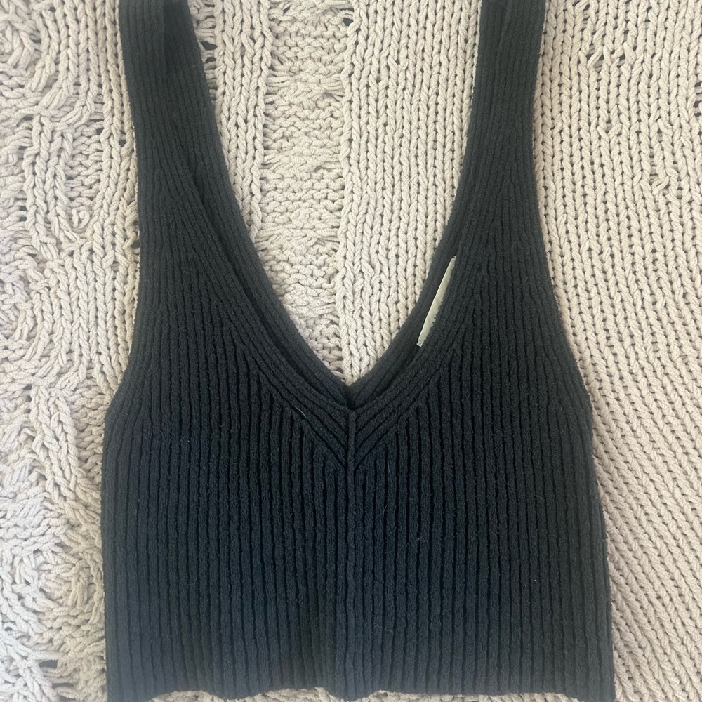 URBAN OUTFITTERS navy blue knit top